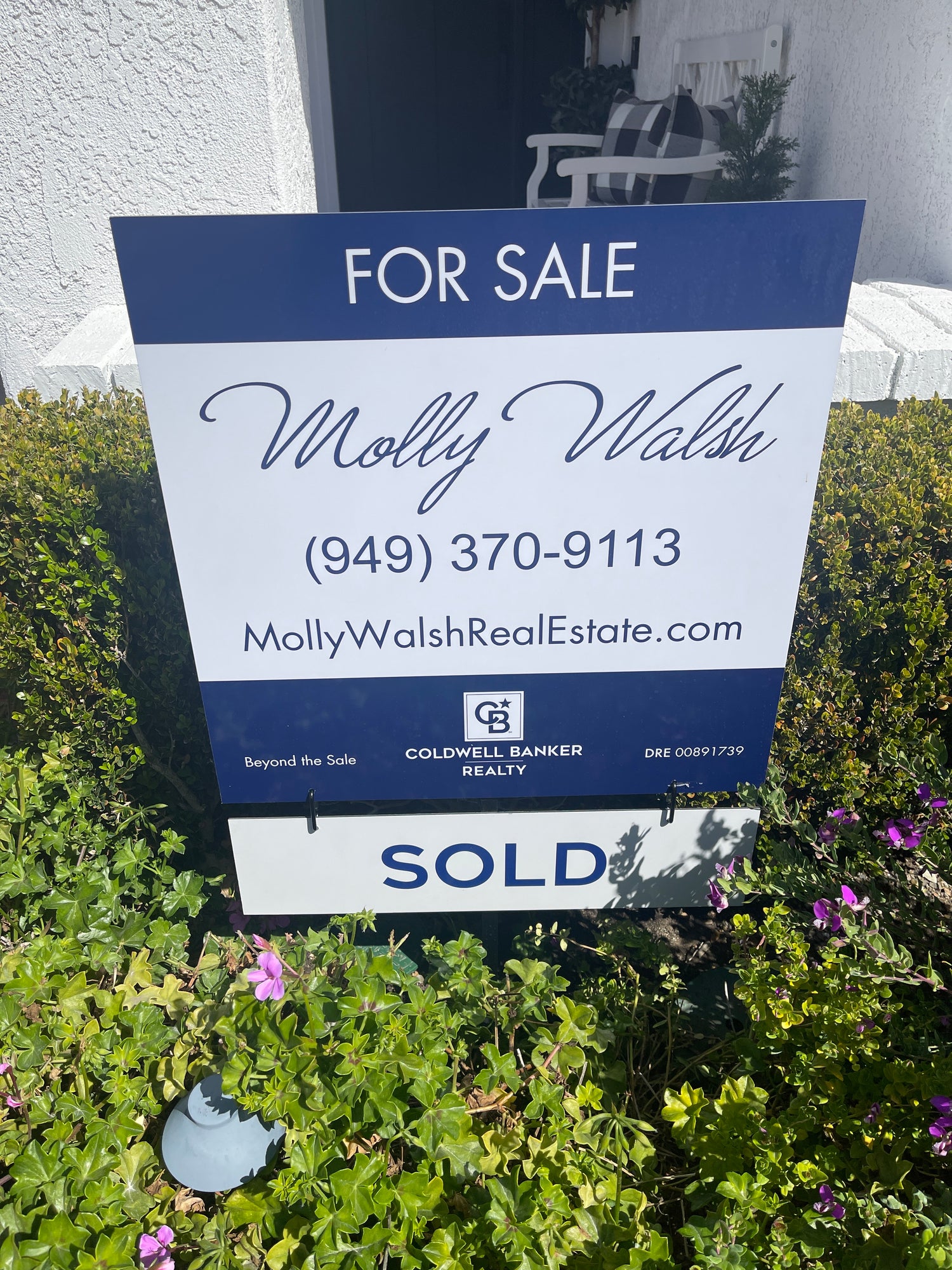 For sale realtor sign outside